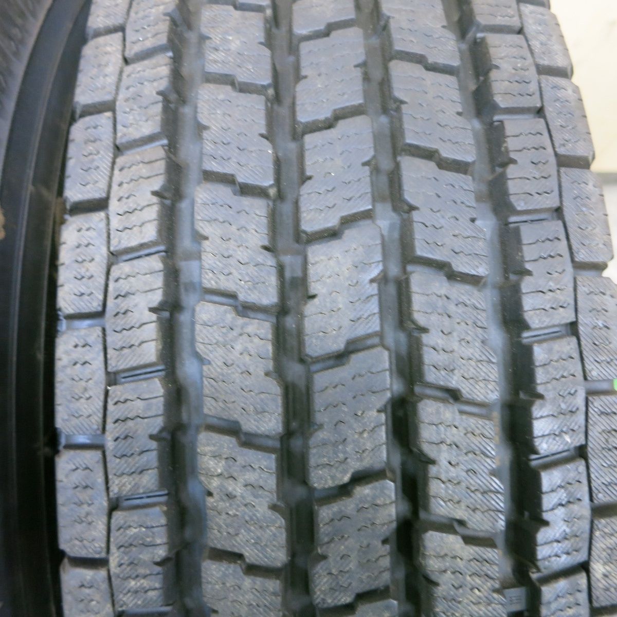 195|80R15 103|101L