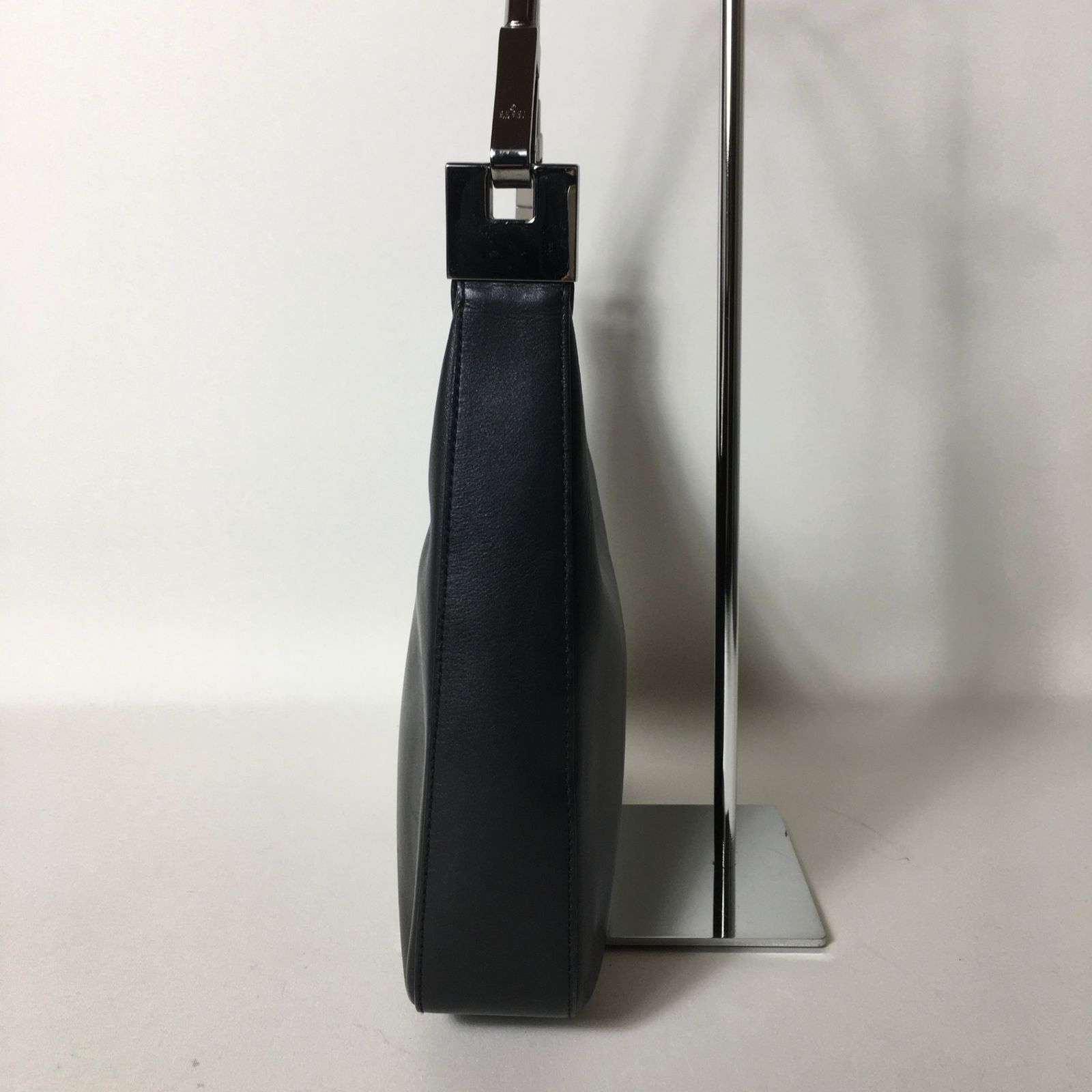 2507-274｜美品｜グッチ ワンショルダーバッグ レザー ブラック