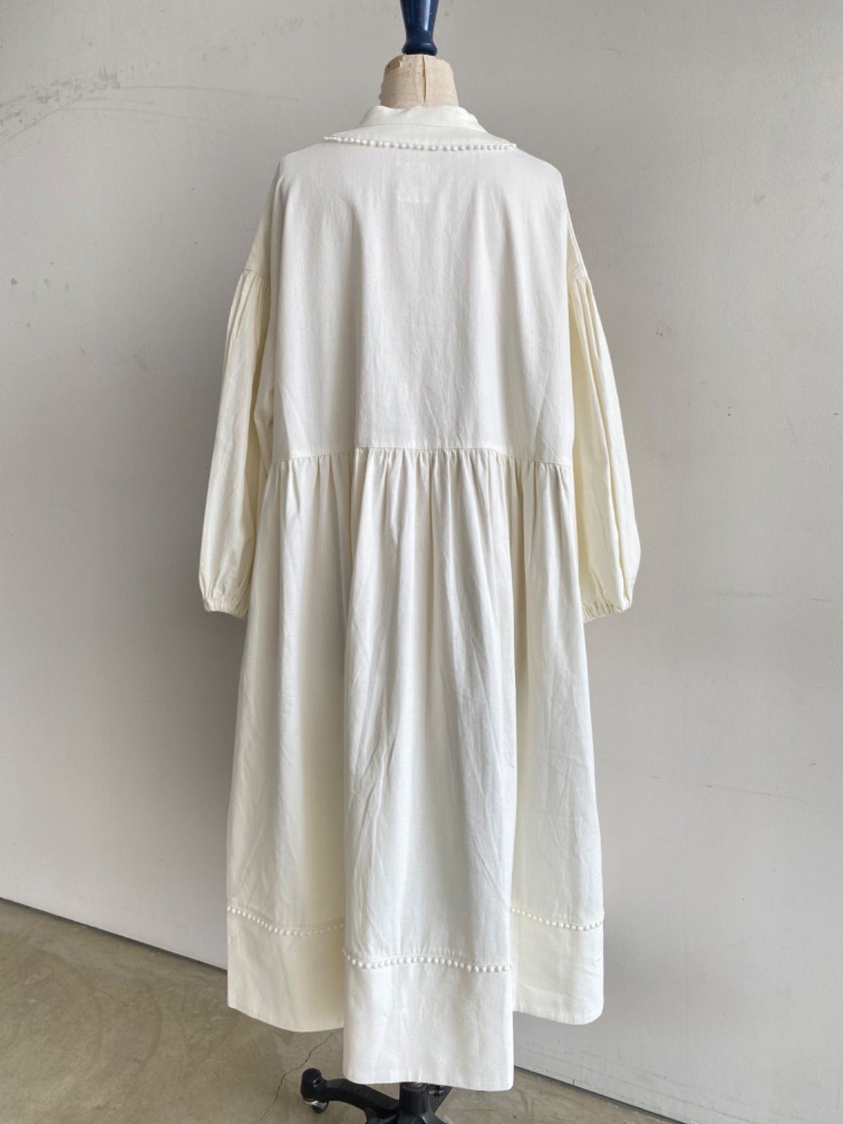 ROBE de PEAU ボンボンレースローブ R036 ホワイト ROBE de PEAU ボンボンレースローブ R036 ホワイト - メルカリ