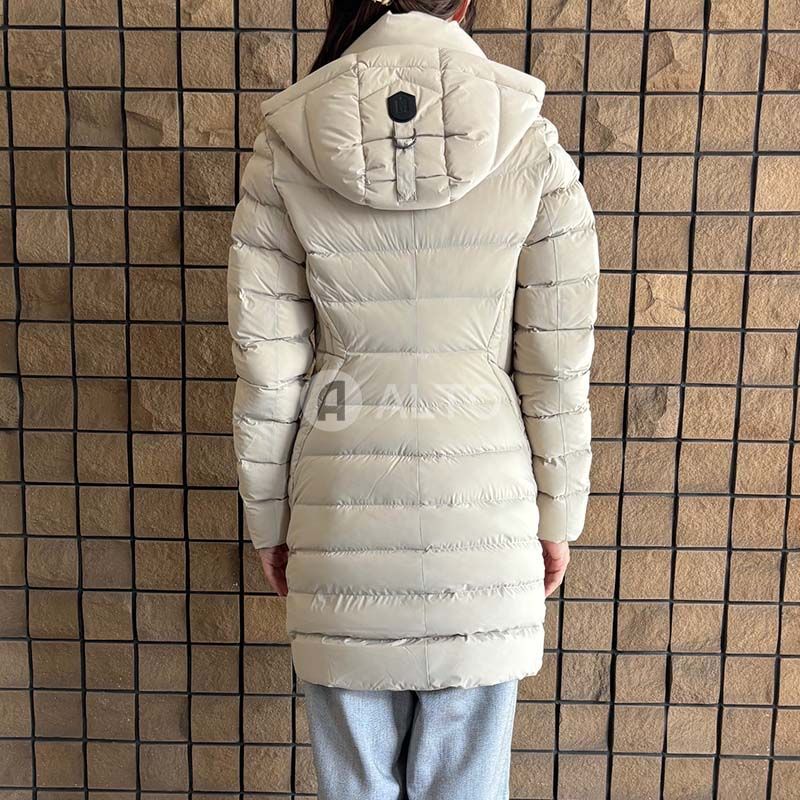 出荷の前にプレスをかけて配送☆【2024-2025秋冬物モデル】 MACKAGE