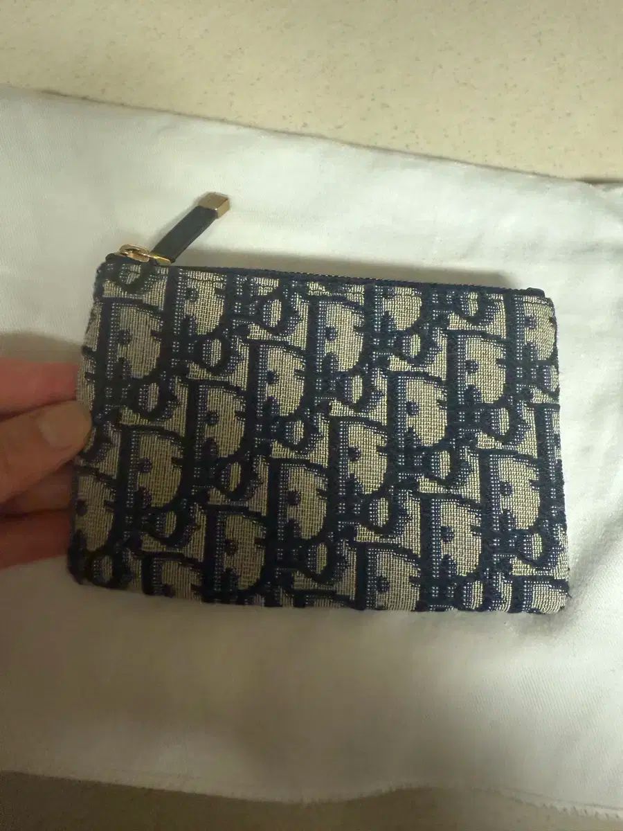正規品 Dior(ディオール) トラベル キット ミニ ポーチ 出品