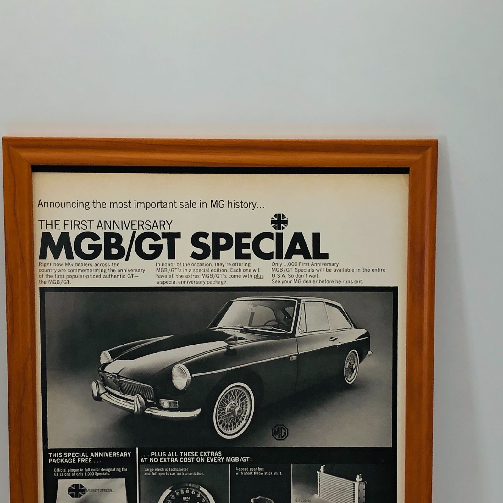 貴重な当時物 ビンテージ 広告 フレーム付 『 MG-B/GTSPECIAL 』 1960年代 オリジナル アメリカ 輸入雑貨 ヴィンテージ 海外雑誌  アドバタイジング レトロ ( AZ1423 ) - メルカリ