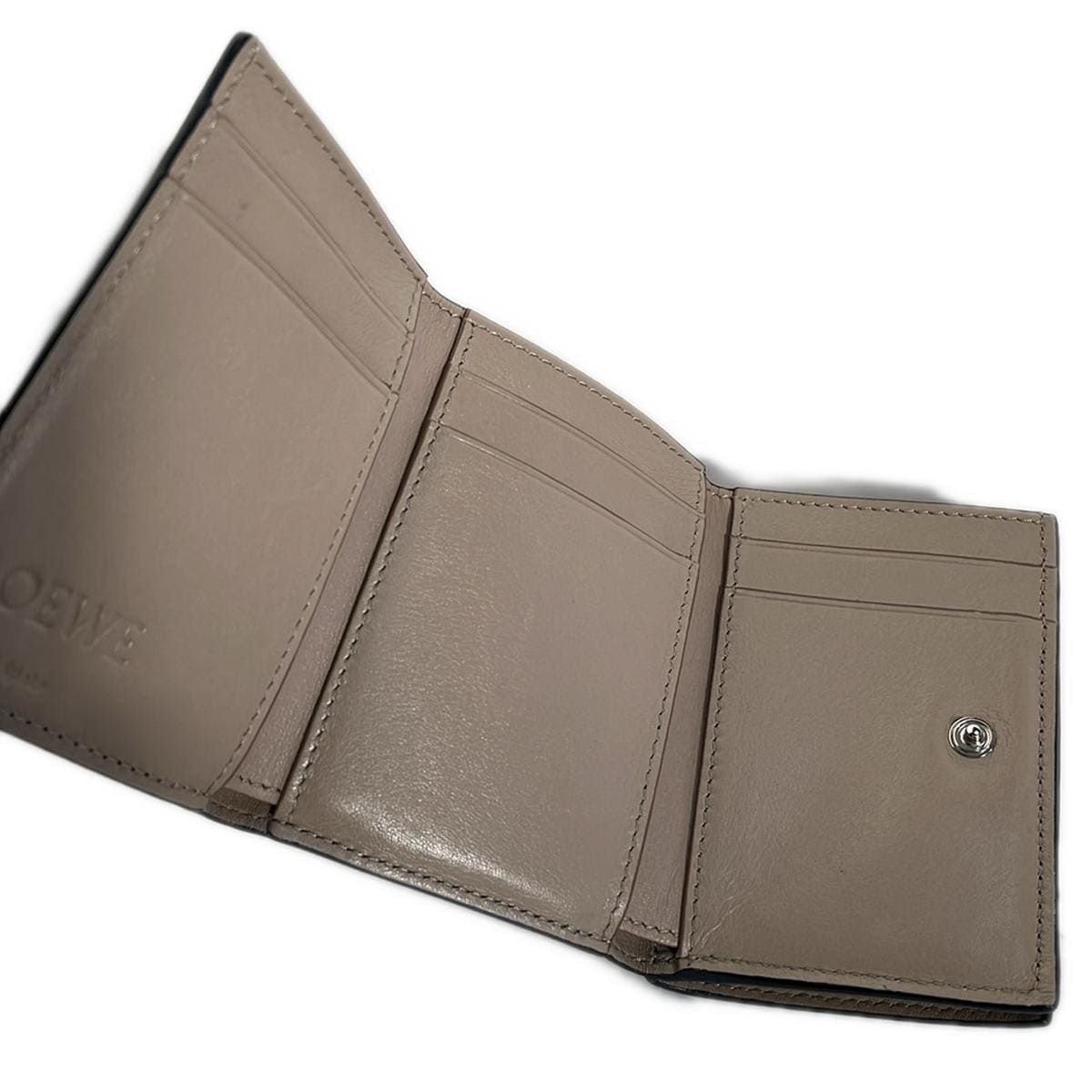 LOEWE(ロエベ) 3つ折り財布 - グレーベージュ レザー - メルカリ