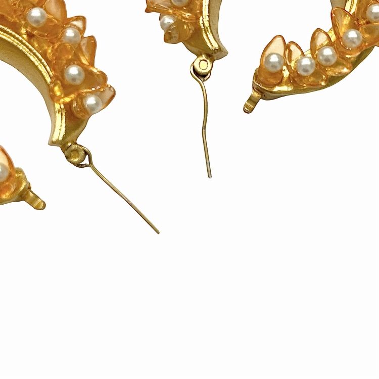 Mame Kurogouchi マメクロゴウチ Osmanthus Motif Earrings