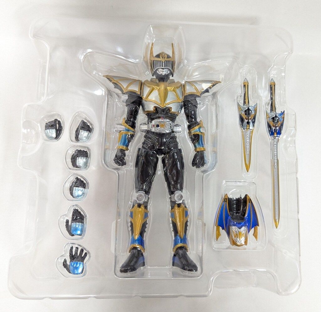 バンダイ S.H.Figuarts 仮面ライダー龍騎 仮面ライダーナイト サバイブ 