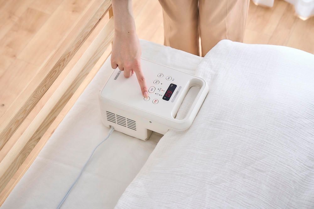 アイリスオーヤマ ふとん乾燥機 幅約16×奥行約14×高さ約36cm ダニ退治 カラリエ メーカー保証付き 温風機能 マット不要 カラリエ シングルノズル アイボリー IRIS OHYAMA FK-C4-C WWW_KANDAIZUMI_COM