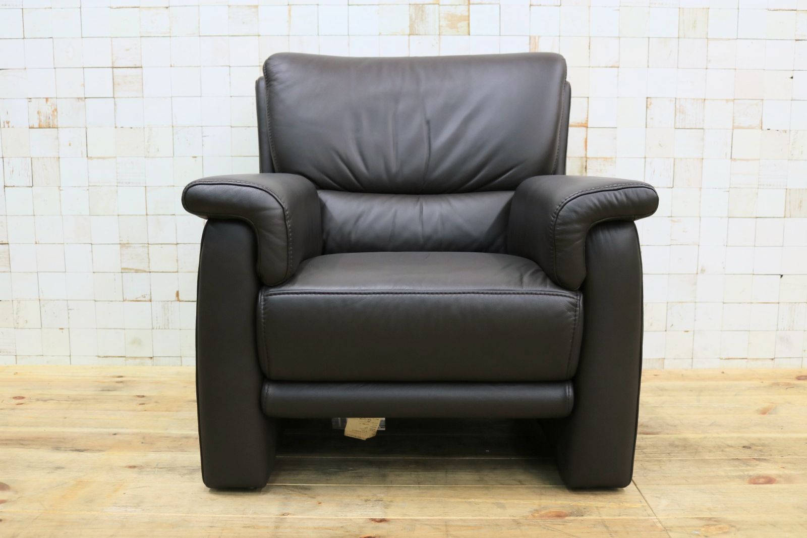 GMIK305 himolla ヒモラ ベルク 1人掛けソファ シングルソファ 総革 ダークブラウン 最 ドイツ IDC大塚家具 定価約21.3万