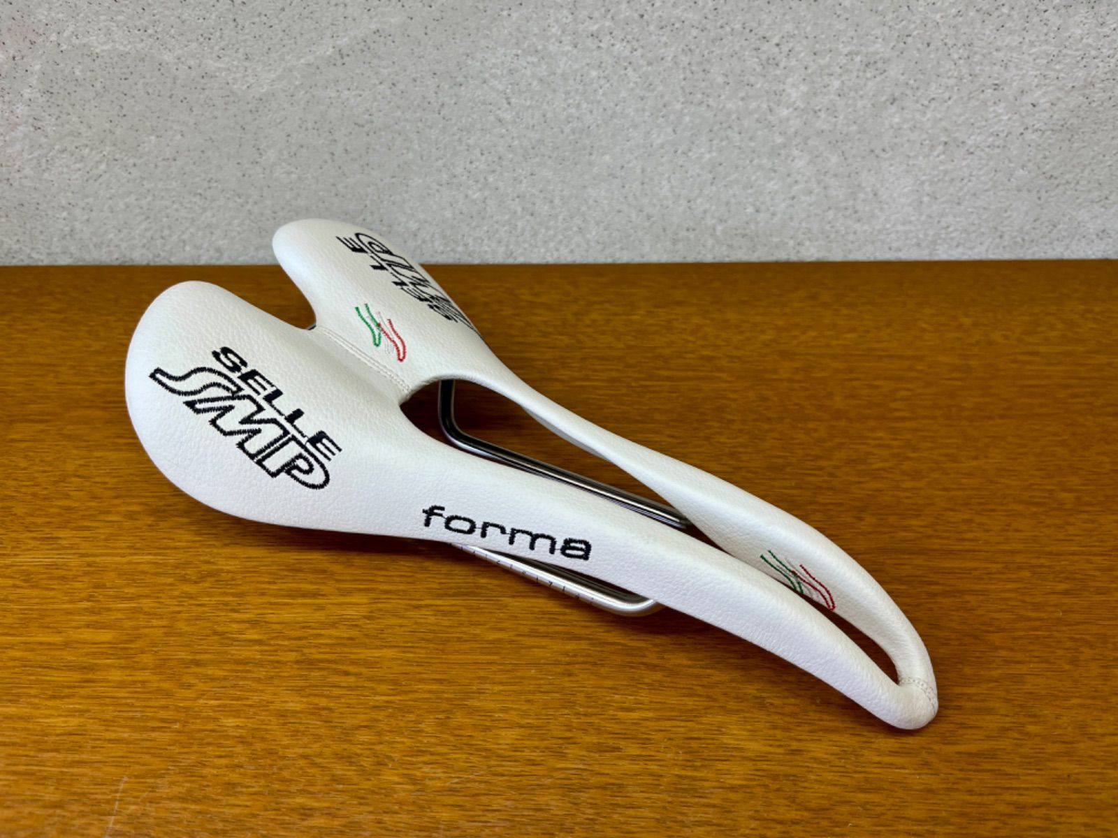 新品未使用】 SELLE SMP forma セラエスエムピー フォーマ ロード 