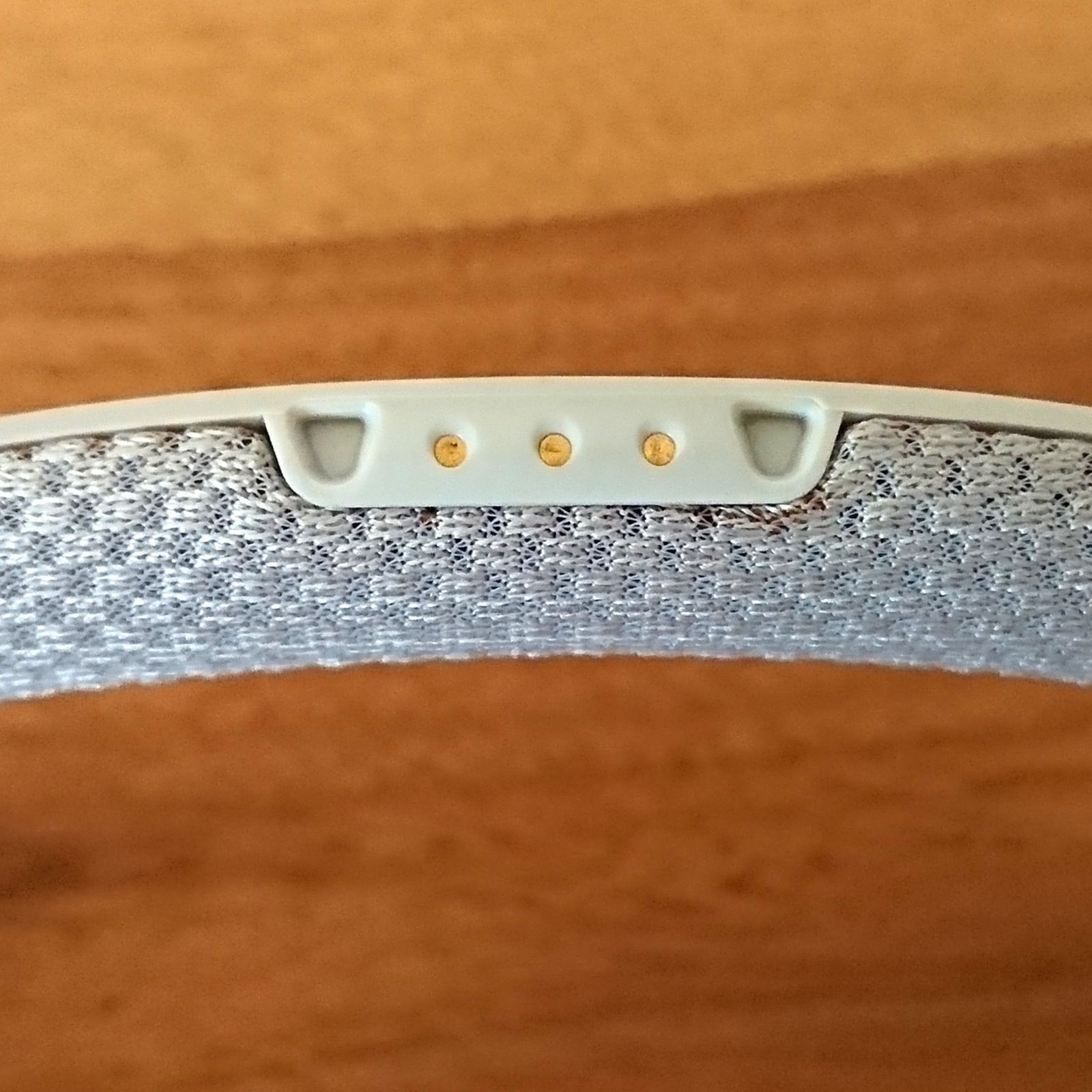 1 ウェアラブルネックスピーカー