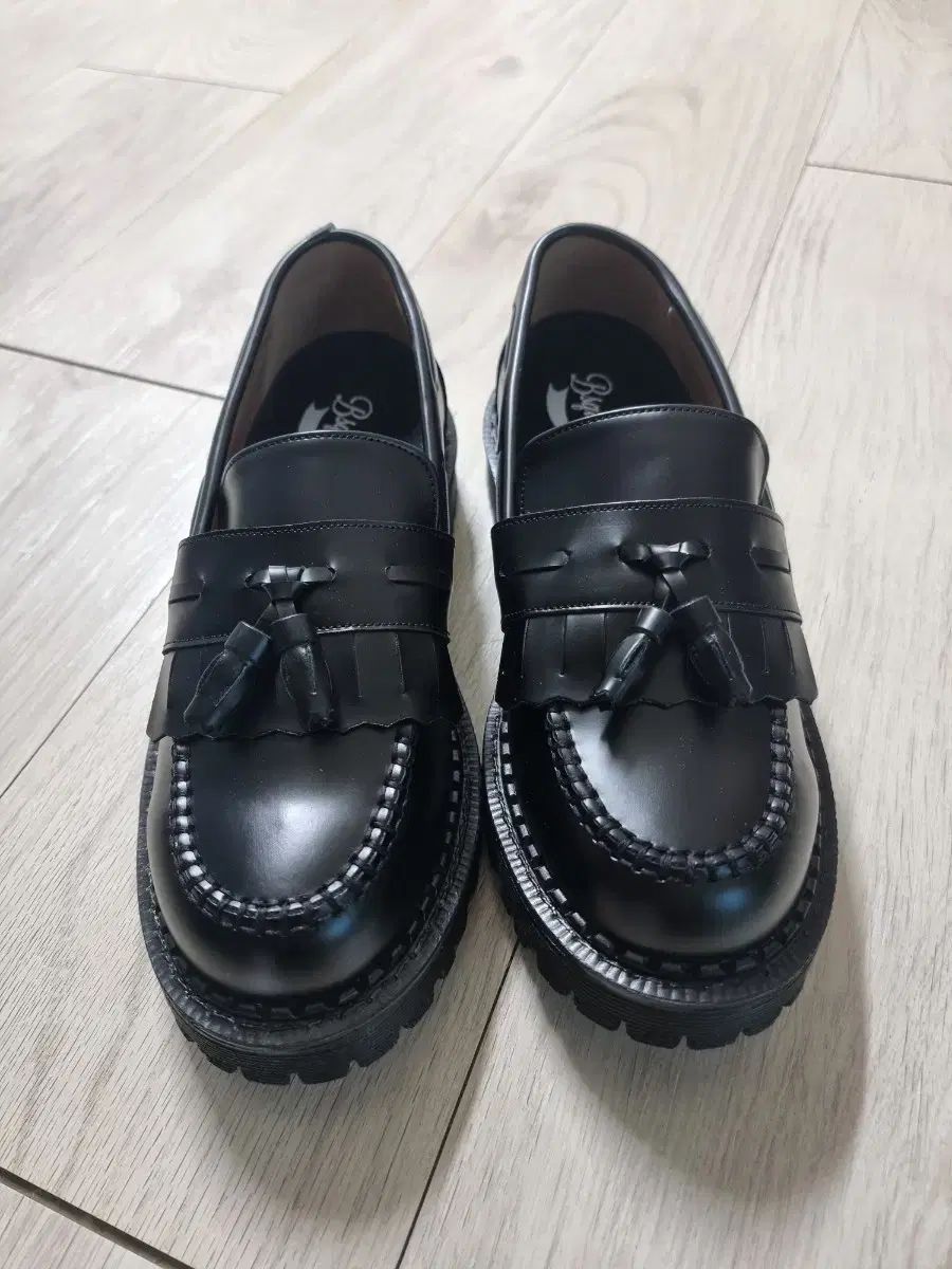 【雷市場（ポンジャン）商品韓国直送】 新品 250 ユニセックス BSCT ローファー
