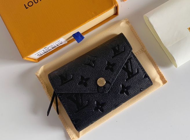 LOUIS VUITTON ルイヴィトン 折り財布