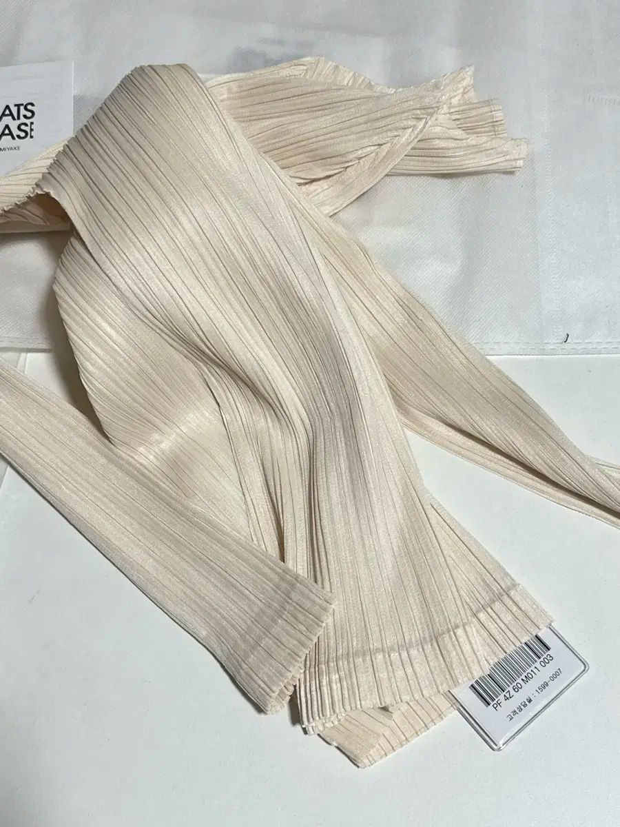 PLEATS PLEASE(プリーツプリーズ) 長袖 トップス 新品 - メルカリ