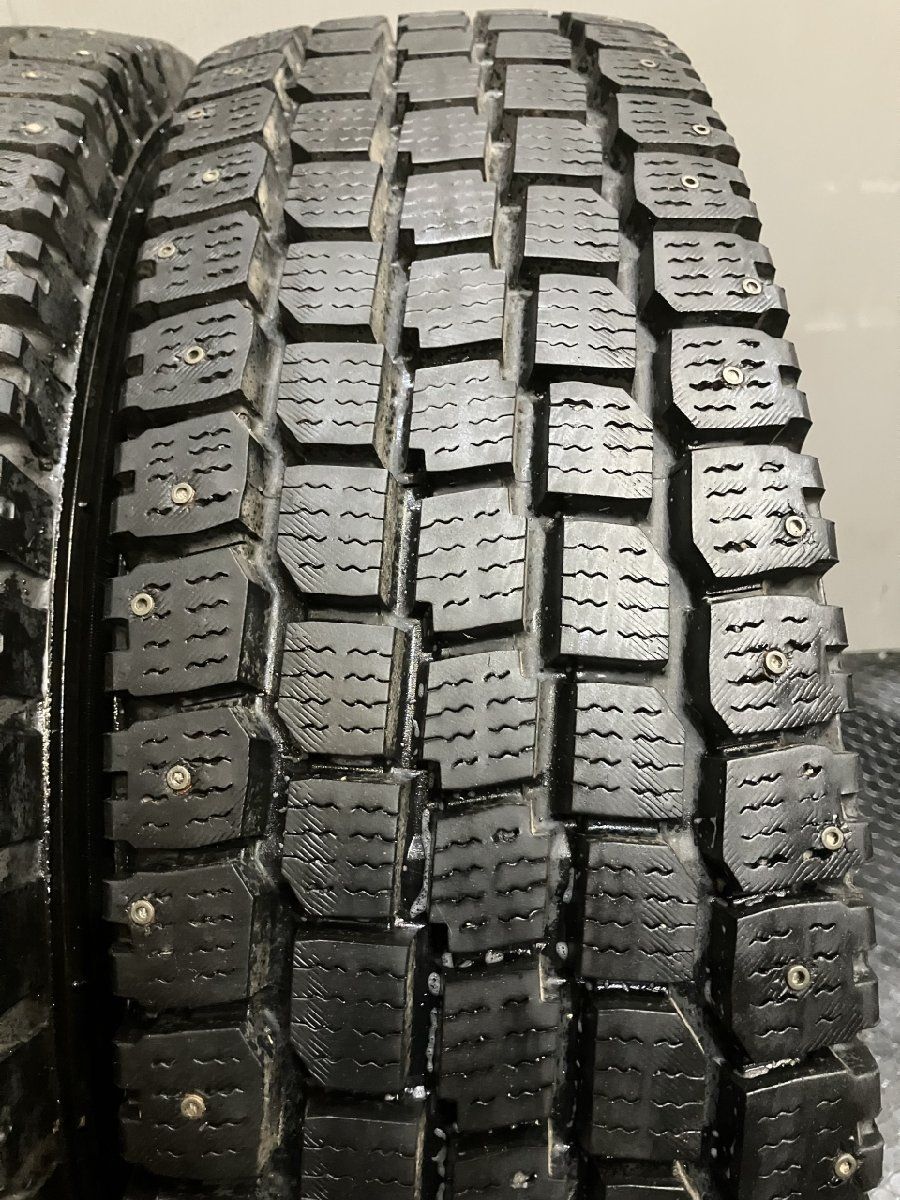 ハイエース 195⁄80R15 15インチ 純正 200系 バリ山スタッドレスタイヤ