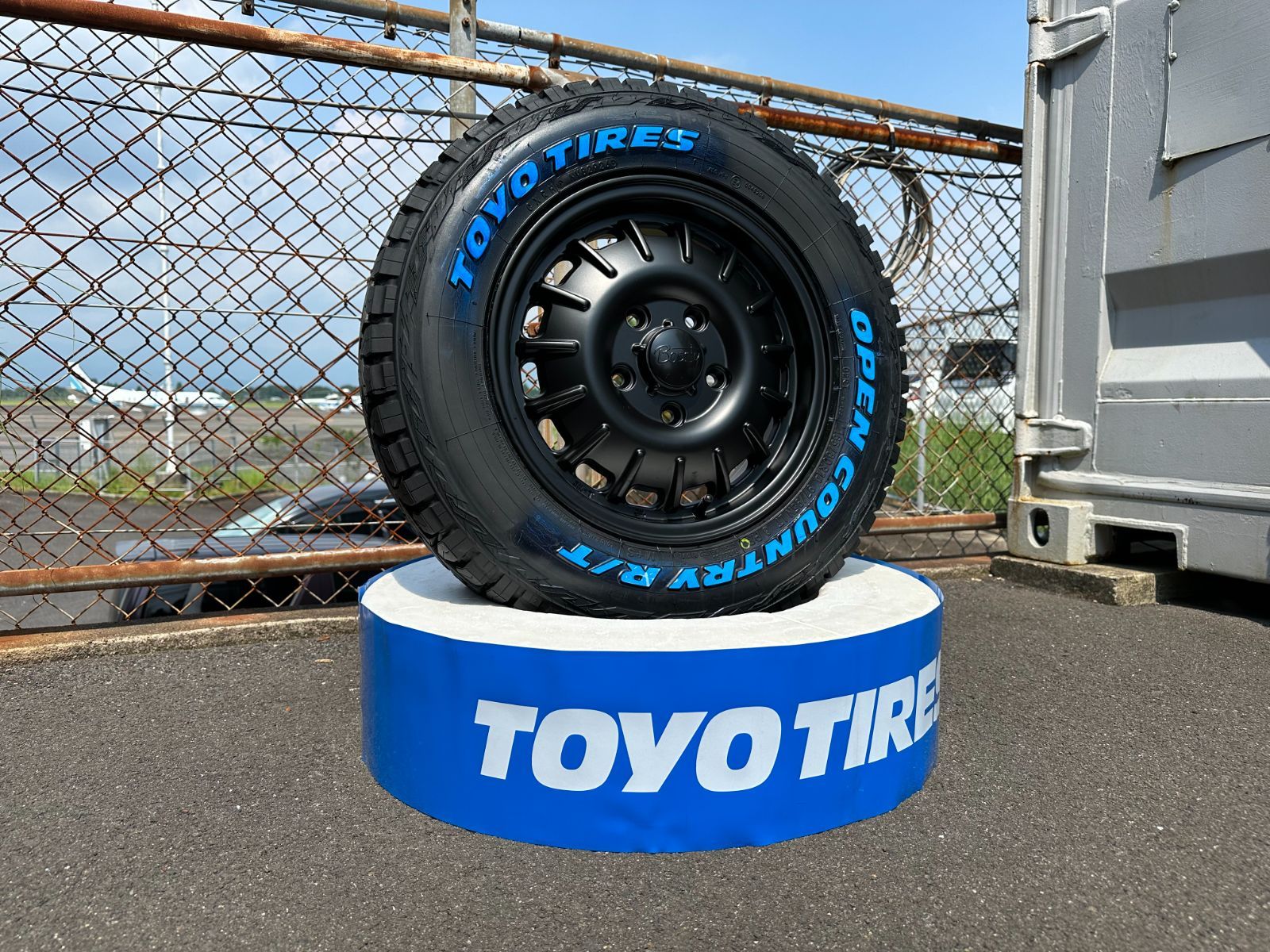 トヨタ プロボックス トーヨー オープンカントリー RT 165/80R14