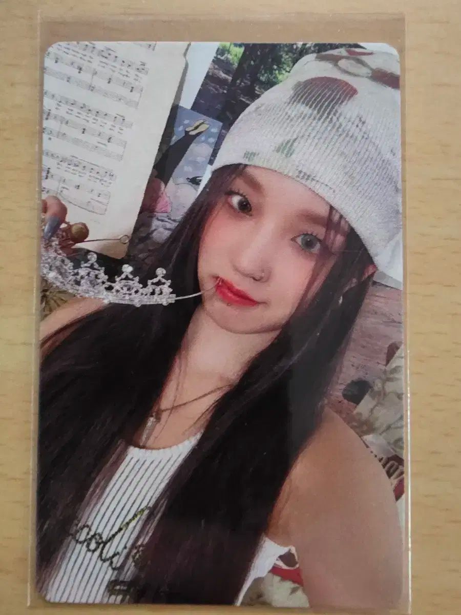 G)I-DLE(アイドゥル) I Feel 公開番組 サノク トレカ ウギ(YUQI) 王冠