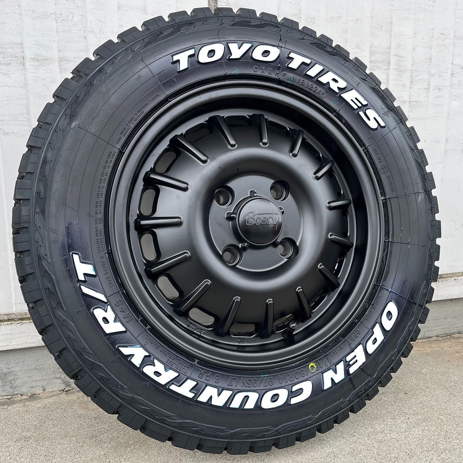 アウトレット品 タウンエース ライトエース 4本セット TOYO トーヨー OPENCOUNTRY オープンカントリ― RT 165|80R14 ホワイトレター 14インチ タイヤホイール Noel ノエル