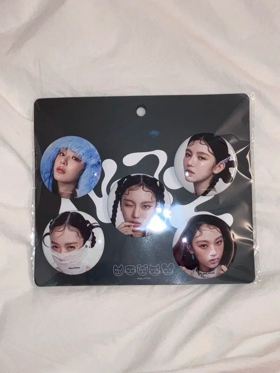 出品 NewJeans(ニュージーンズ・ニュジ) NJZ 香港 コンプレクソン