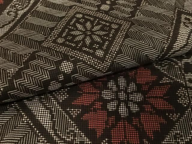 平和屋着物●本場大島紬　龍郷絣　花菱文　正絹　逸品　AAAU8161zg 平和屋着物○本場大島紬 龍郷絣 花菱文 正絹 逸品 AAAU8161zg - メルカリ