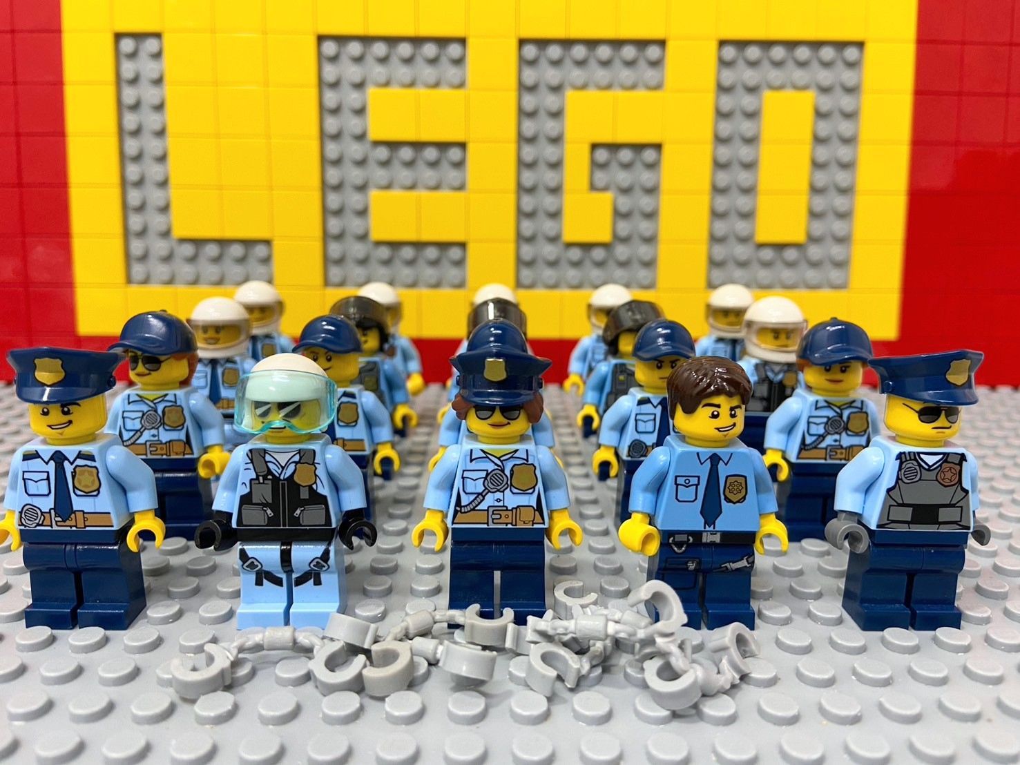 ☆ポリス☆ レゴ ミニフィグ 大量20体 警察 警察官 機動隊 ( LEGO 人形 シティ 警察署 - メルカリ