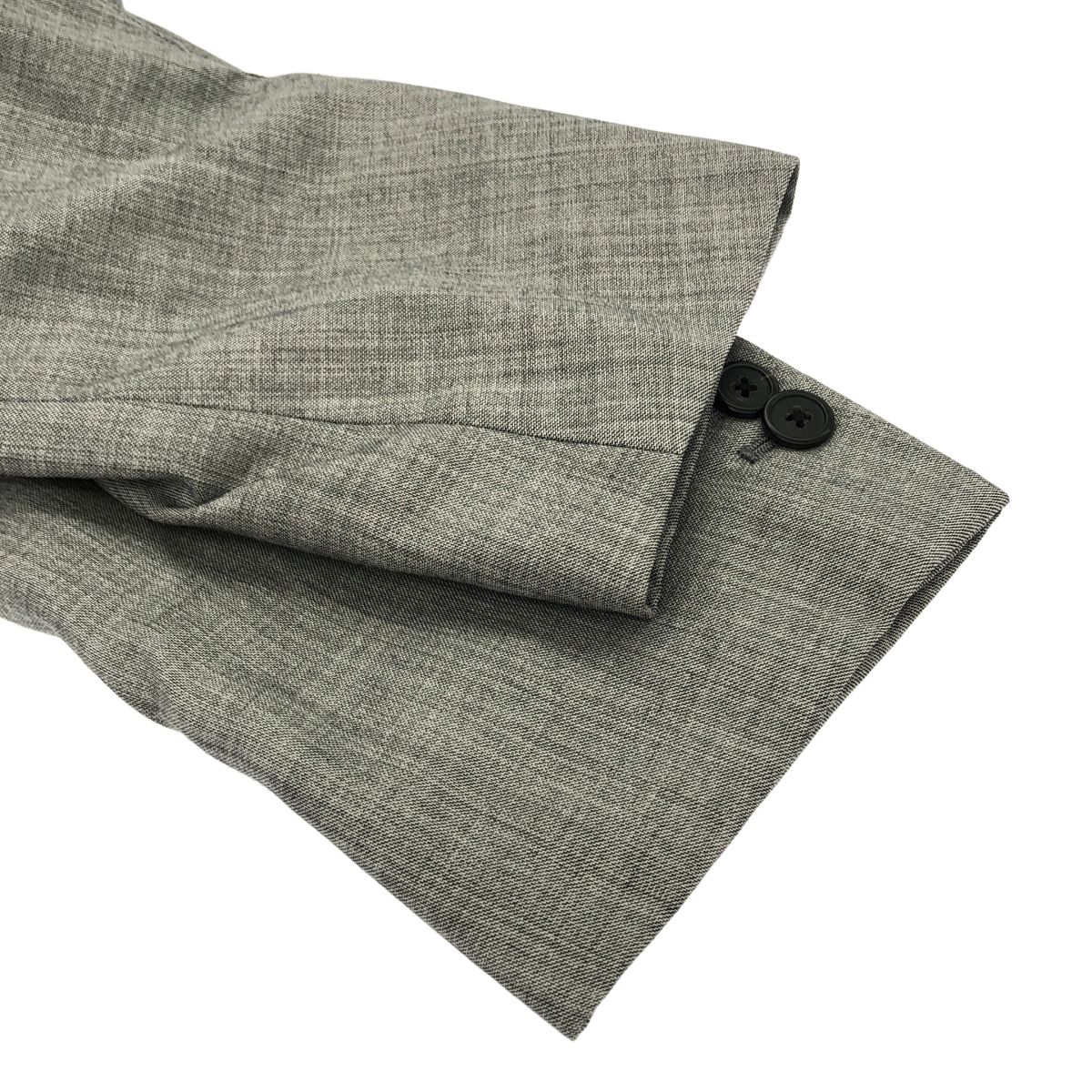 セットアップスーツ