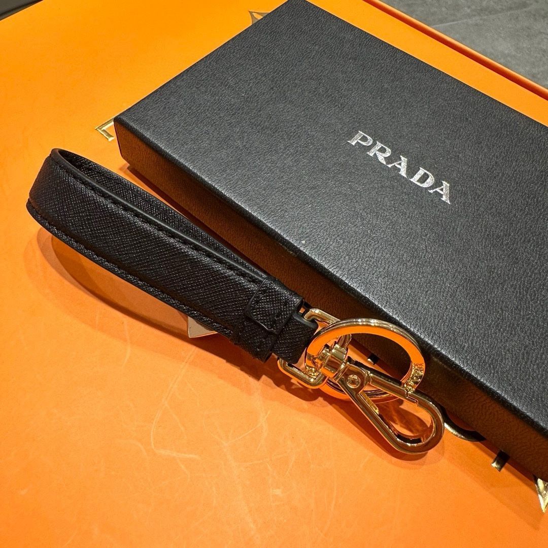 PRADAプラダーPRADA キーリング サフィアーノ キーホルダー キーケース