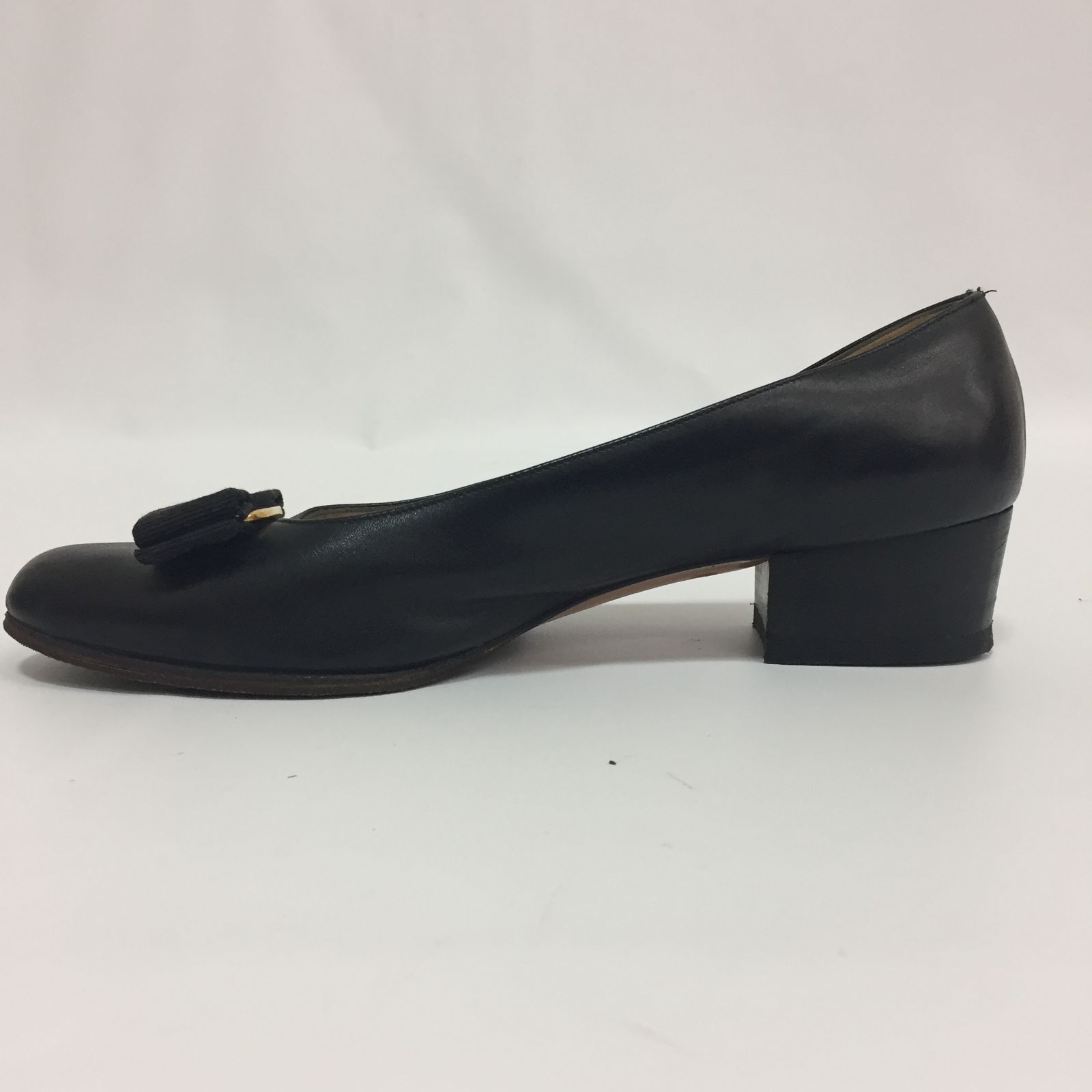 サルヴァトーレフェラガモ Salvatore Ferragamo パンプス 338 DB