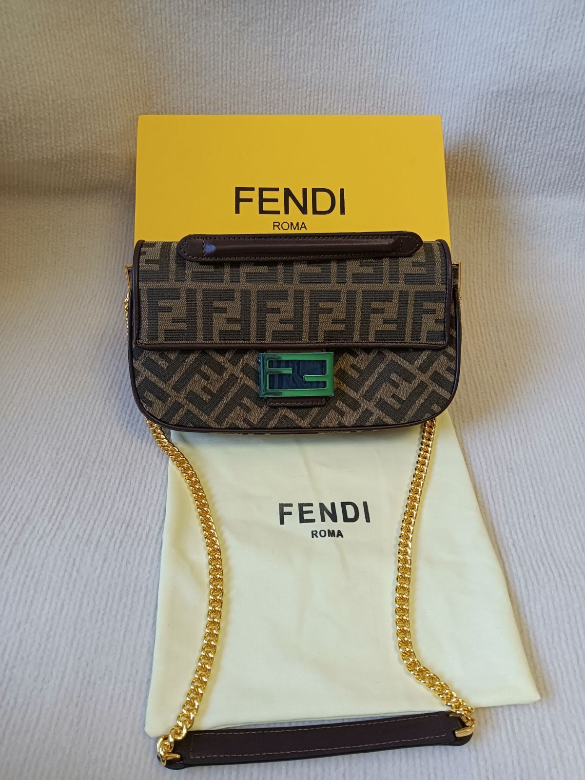 FENDI フェンディ  バゲット ショルダーバッグ