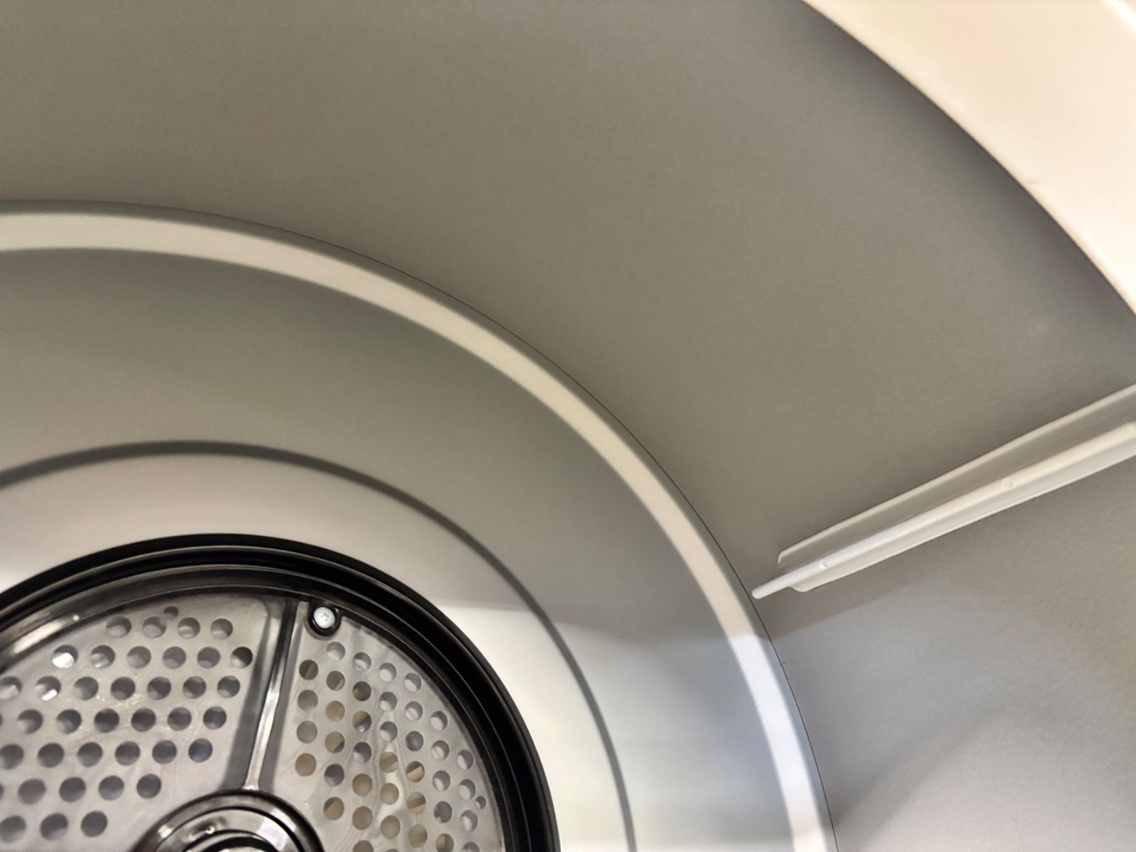 除湿形電気衣類乾燥機