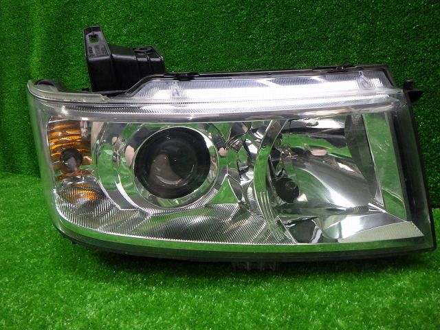 スズキ MH22S ワゴンRスティングレー ヘッドライト 左右 HID 100-59164