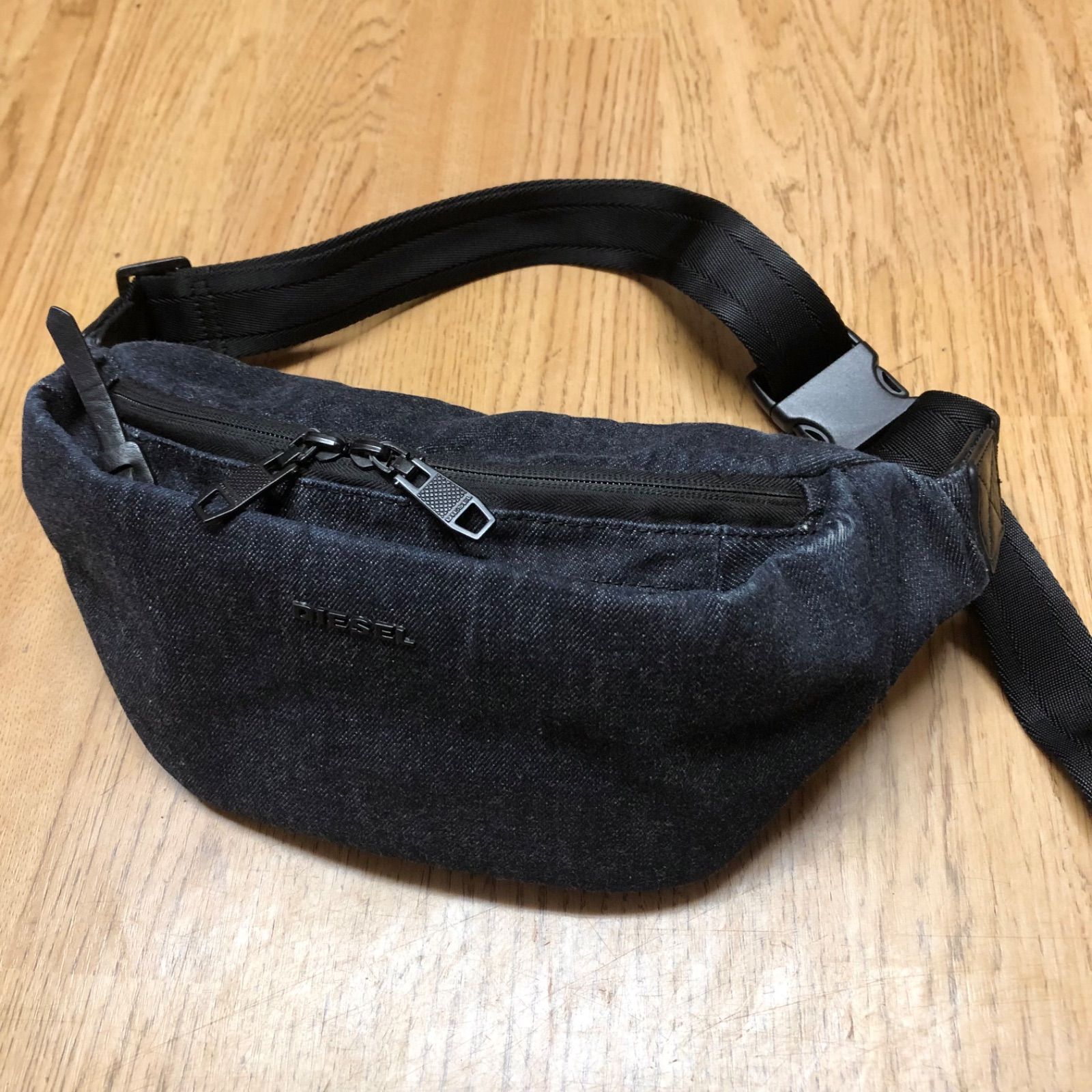 【新品】ディーゼル DIESEL/ワンショルダーバッグ ボディバッグ pv素材カモフラージュ×レザー　迷彩柄 本革ブラック　メンズ ブランド DIESEL ワンショルダーバッグ DIESEL ディーゼル デニム ボディー