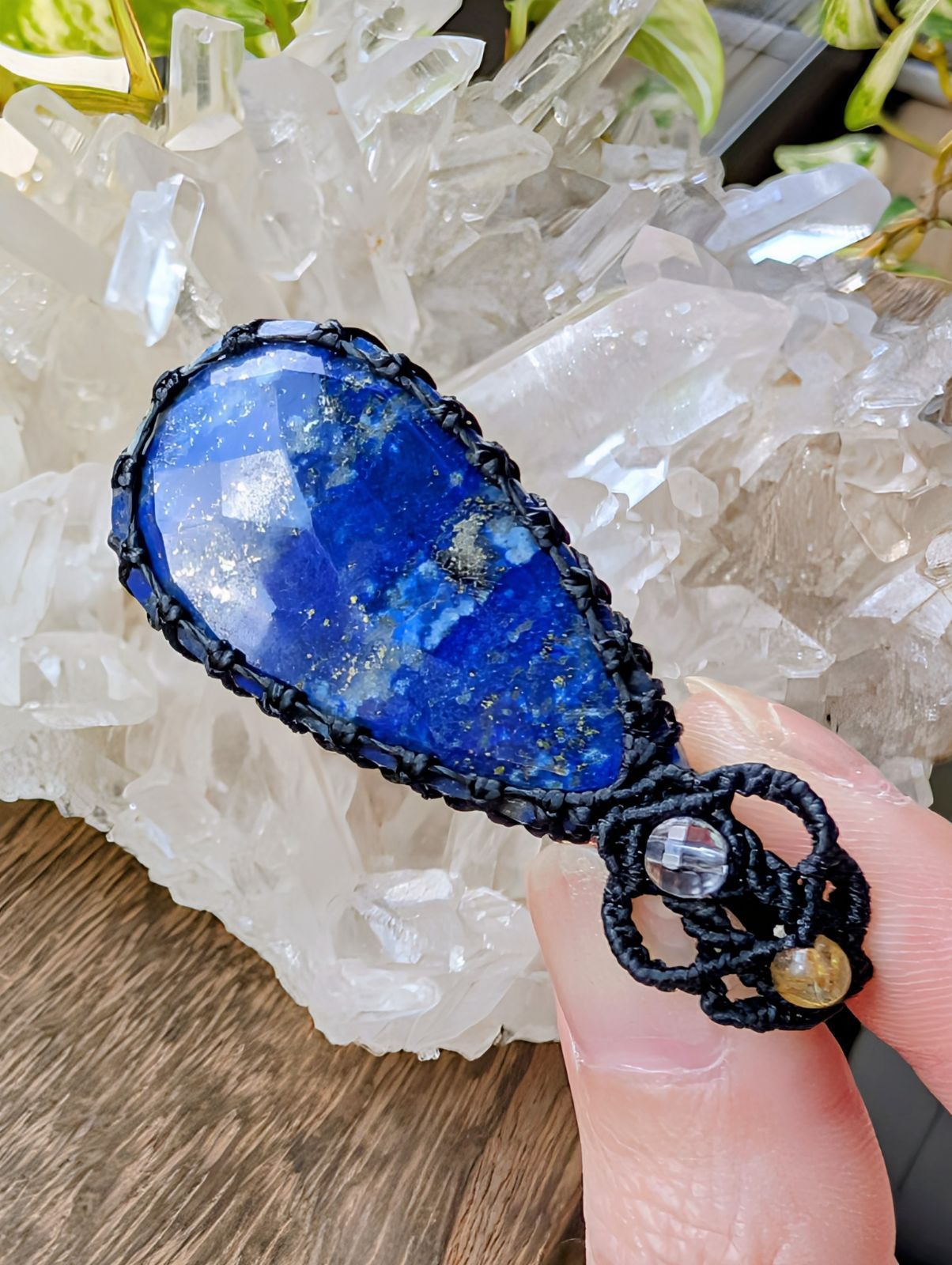 ファセットカット入り