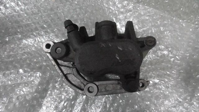 CB400 SUPER FOUR NC31-1030xxx の Fキャリパー 左 1757636793