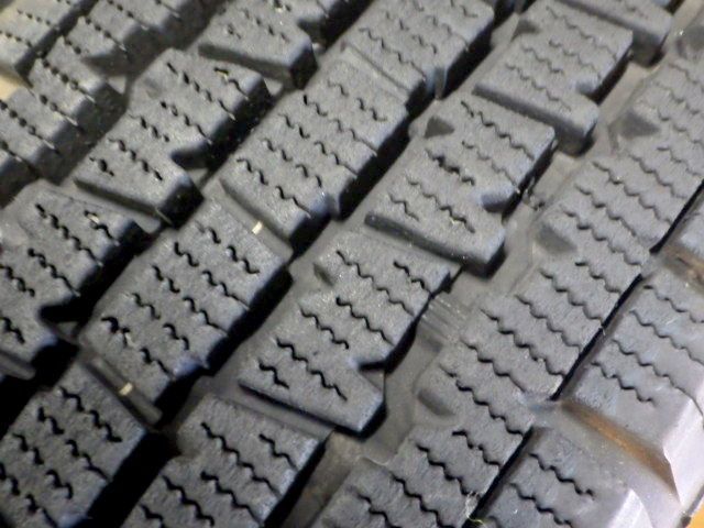 W300●145|80R12 80|78NLT●4本