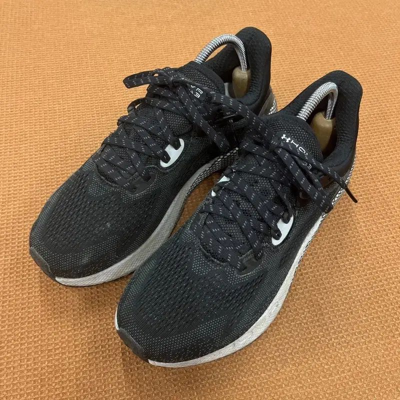 UNDER ARMOUR(アンダーアーマー) ホバー マキナ 3 ランニング