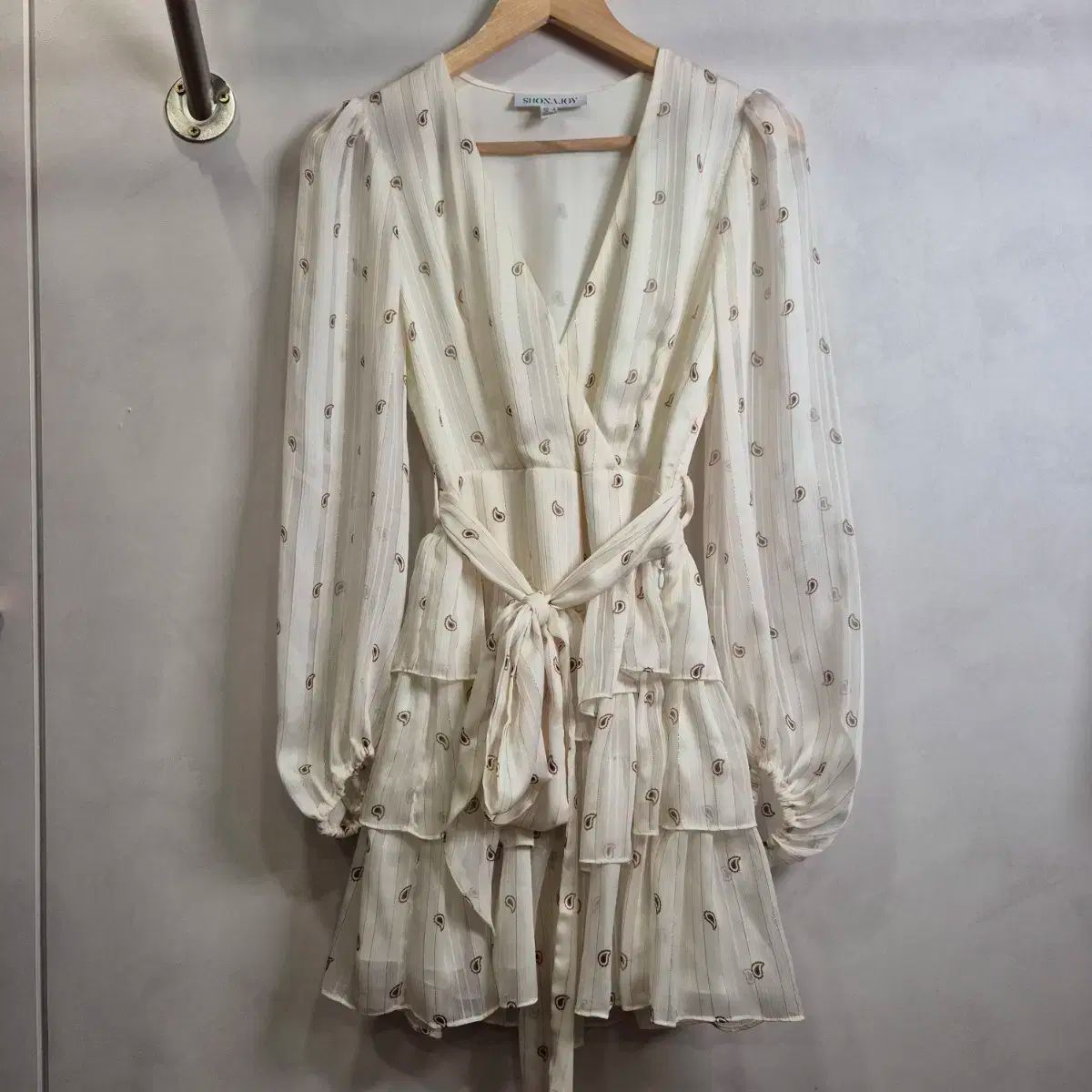 SHONA JOY ショナジョイ◆ロングスリーブ バックレス ミニドレス SHONA JOY (ショナ・ジョイ) フリル ティアード ミニ ドレス