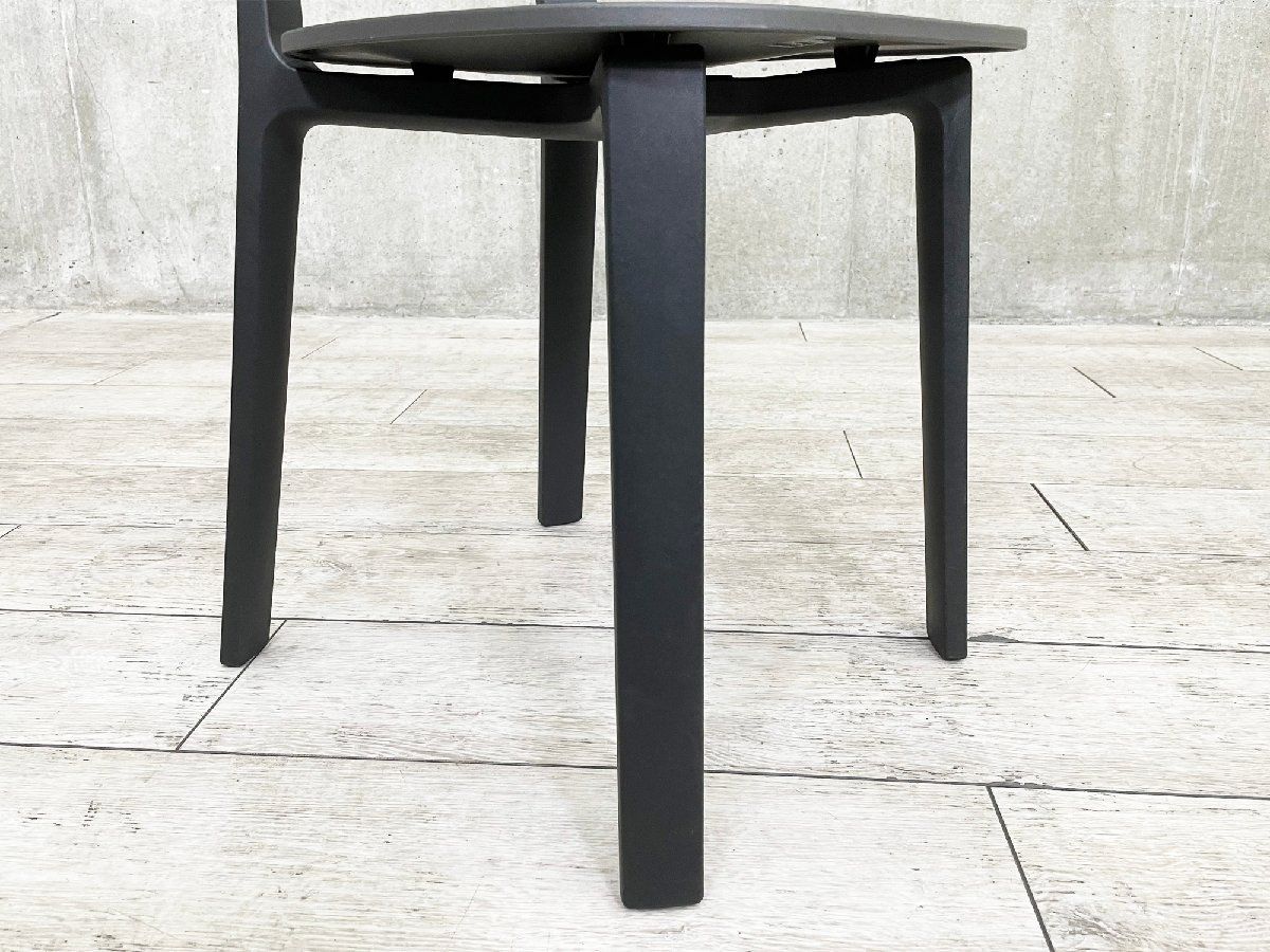 グラファイトグレー ジャスパーモリソン