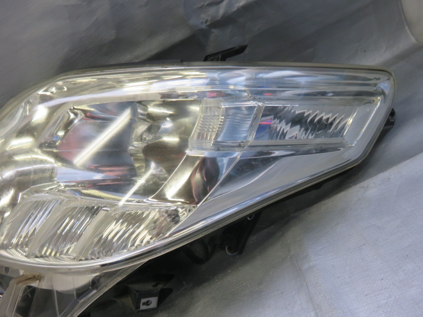 ☆STD5388 点灯OK アルファード20系前期/AFS付 ヘッドライト HID