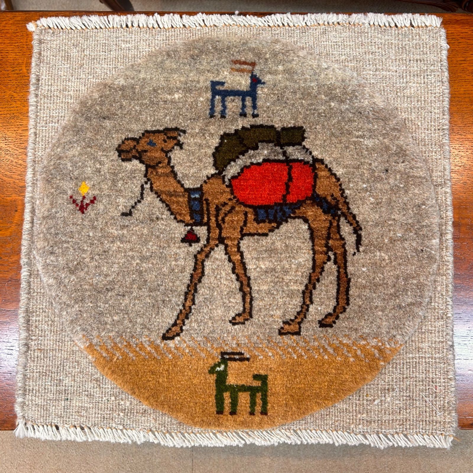 キリムギャッベ イラン産 手織りカーペット 45×43cm インテリアラグ 草木染め 座布団 タペストリー ルリバフ ロリバフ チェリーベアギャッベ チェリーベアギャッベ40×40