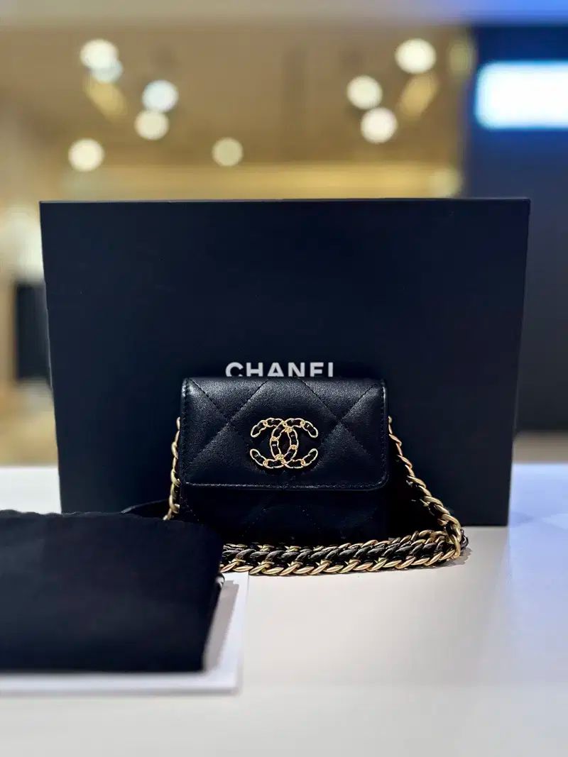 シャネル 19 ラムスキン ミニ チェーン woc クロスバック 30番台 ap2522