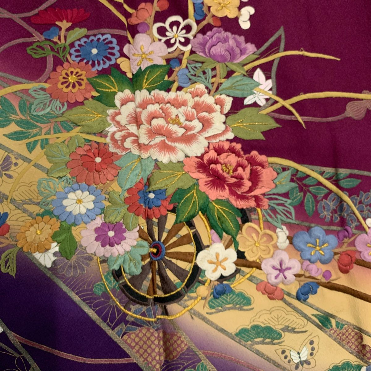 振袖 身丈160.5cm 裄丈64cm M 袷 花車 熨斗 金糸 刺繍 紫 正絹 秀品 