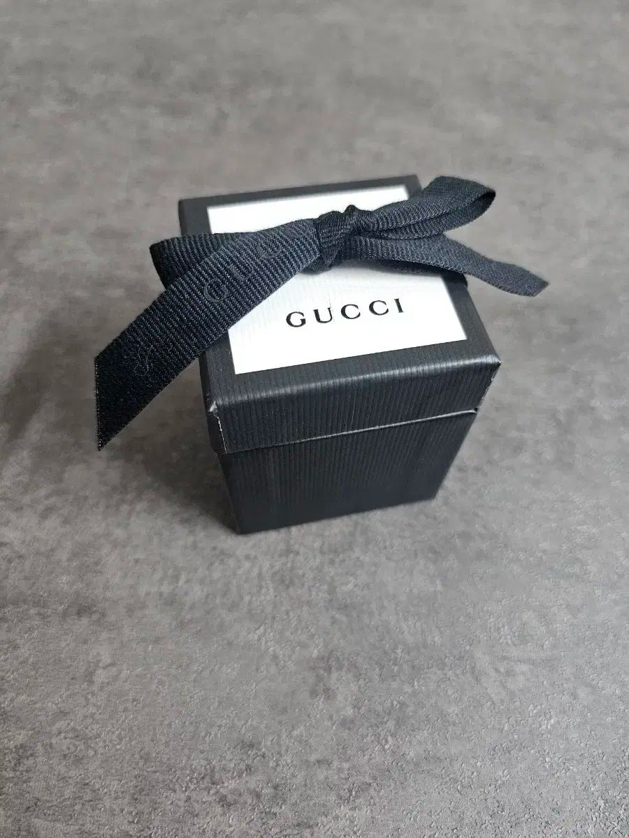 2025年最新】gucci ミニスカーフの人気アイテム - メルカリ