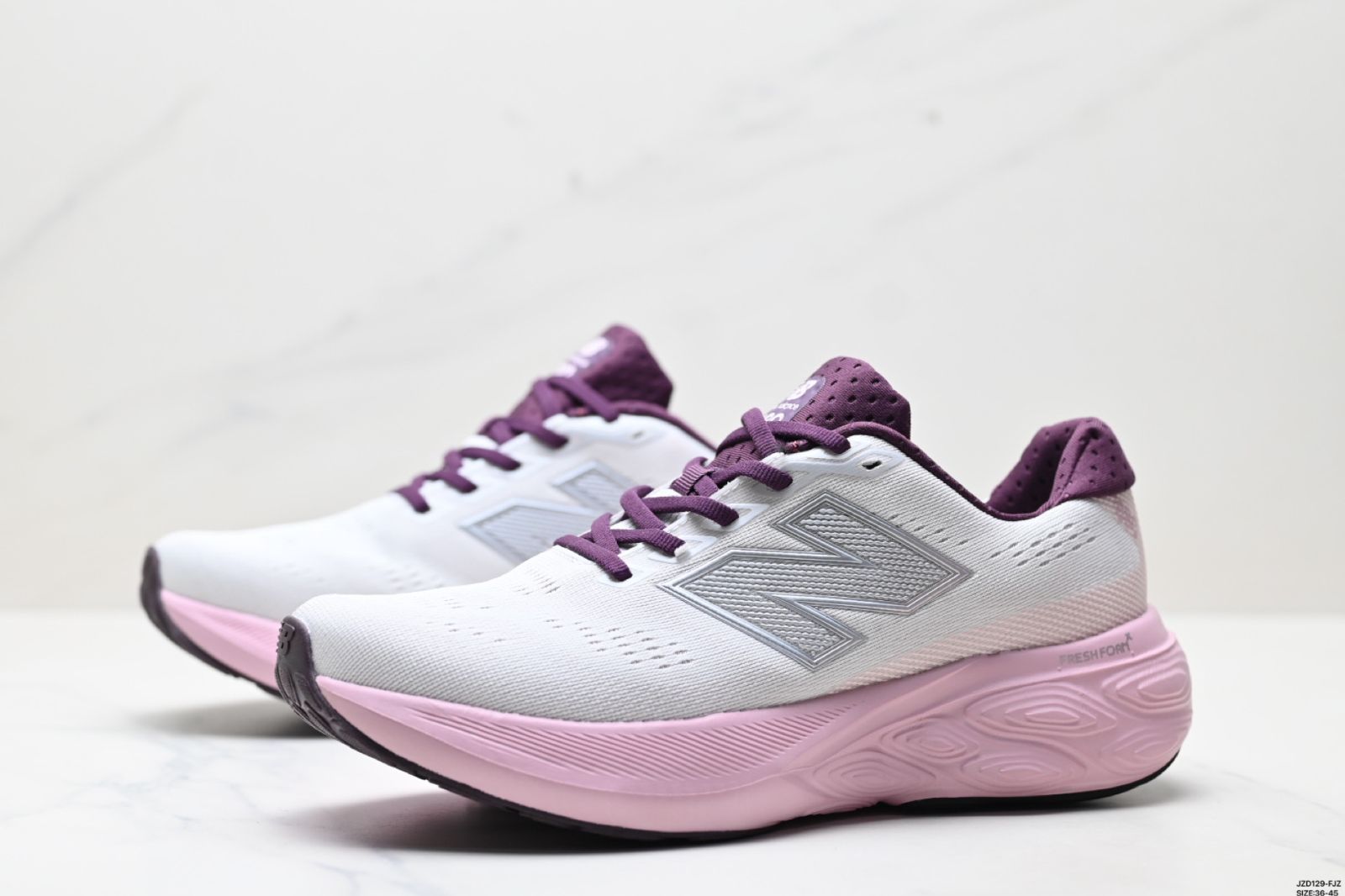 ヨシダ❗新品タグ付き New Balance ピンク トレッキングシューズ ニューバランス New Balance W880 シリーズ レトロダディー