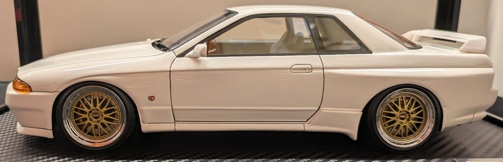 ignition model 1|18 Nissan Skyline GT-R NISMO BNR32 White