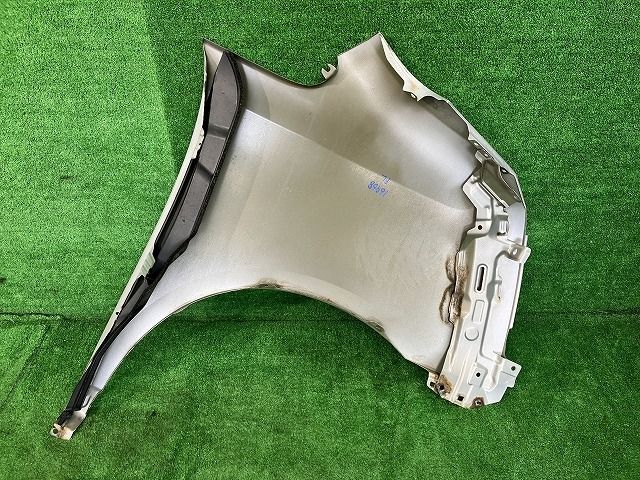 ノア ZRR75G 左フロントフェンダー X スマートエディション 4WD 8人 53802-28170 1F7