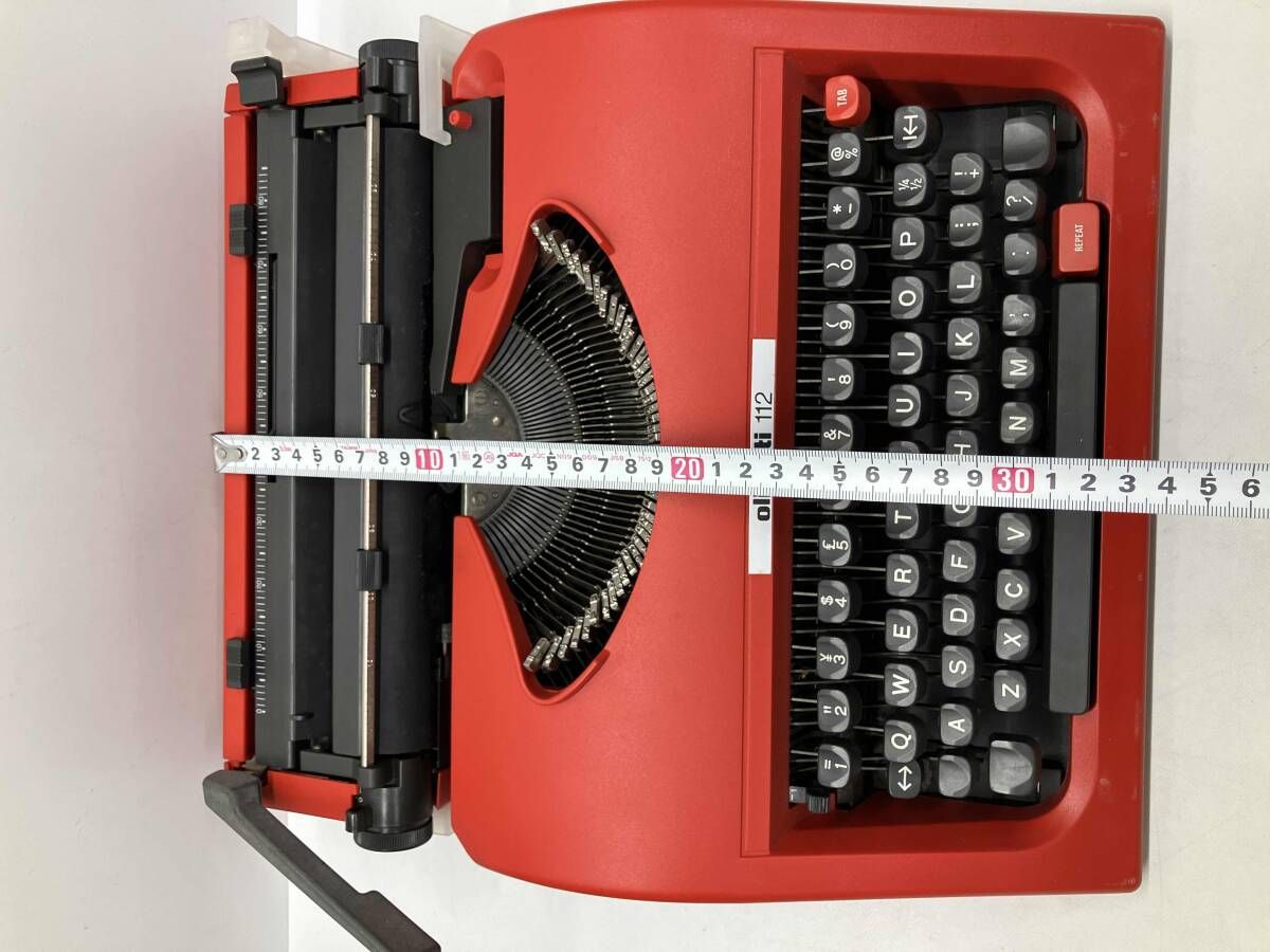 タイプライター olivetti lettera35 Olivetti のタイプライタ olivetti