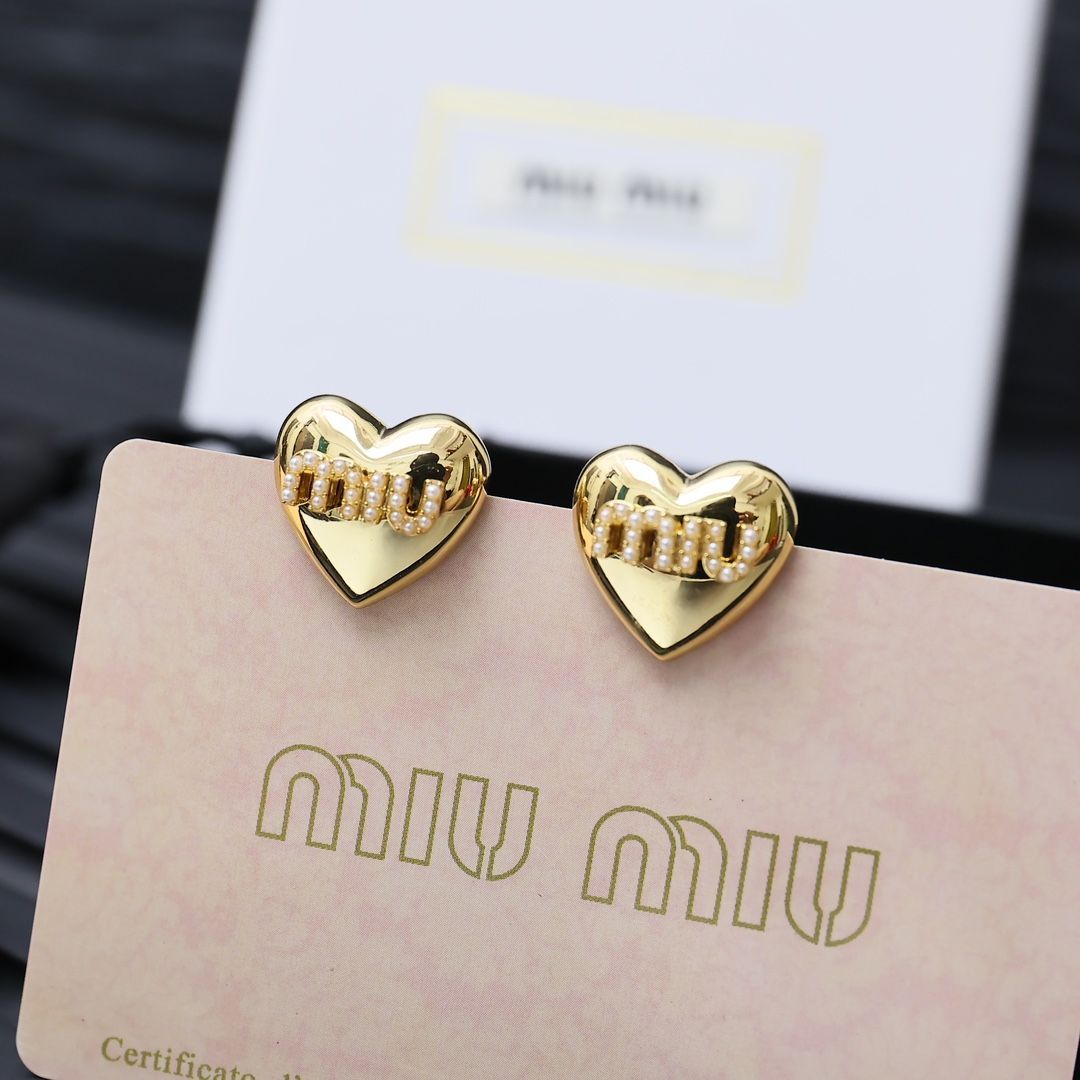 Miu Miu)ミュウミュウ 新品未使用 クリスタル パール ハート ピアス - メルカリ