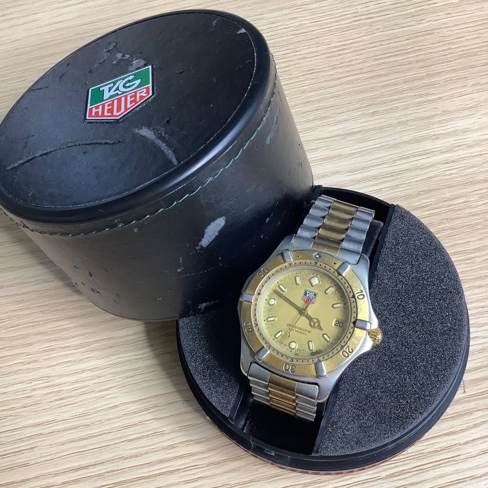 タグホイヤー クォーツ プロフェッショナル WE1120-R タグホイヤー プロフェッショナル 腕時計 WE1120-R クオーツ ゴールド