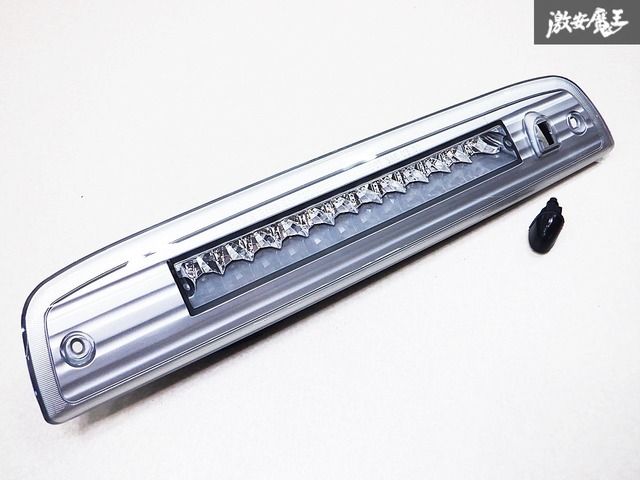 未使用!! EAGLE EYES イーグルアイ リンカーン ナビゲーター '03～'06 LED ハイマウントストップランプ クリアレンズ EE-T20A001 棚U15