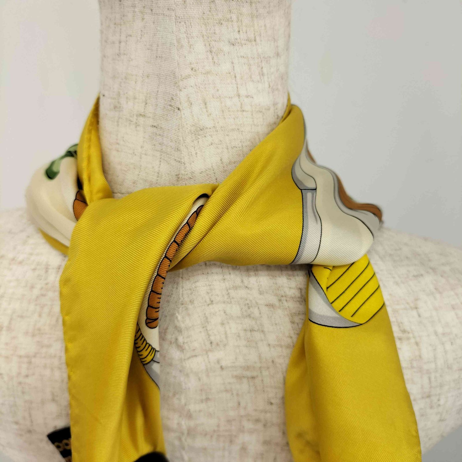 USED古着(ユーズドフルギ) シルク100 キャラクタースカーフ レディース 表記無 【中古】【ブランド古着バズストア】 ユーズドフルギ USED古着 シルク100 キャラクタースカーフ レディース