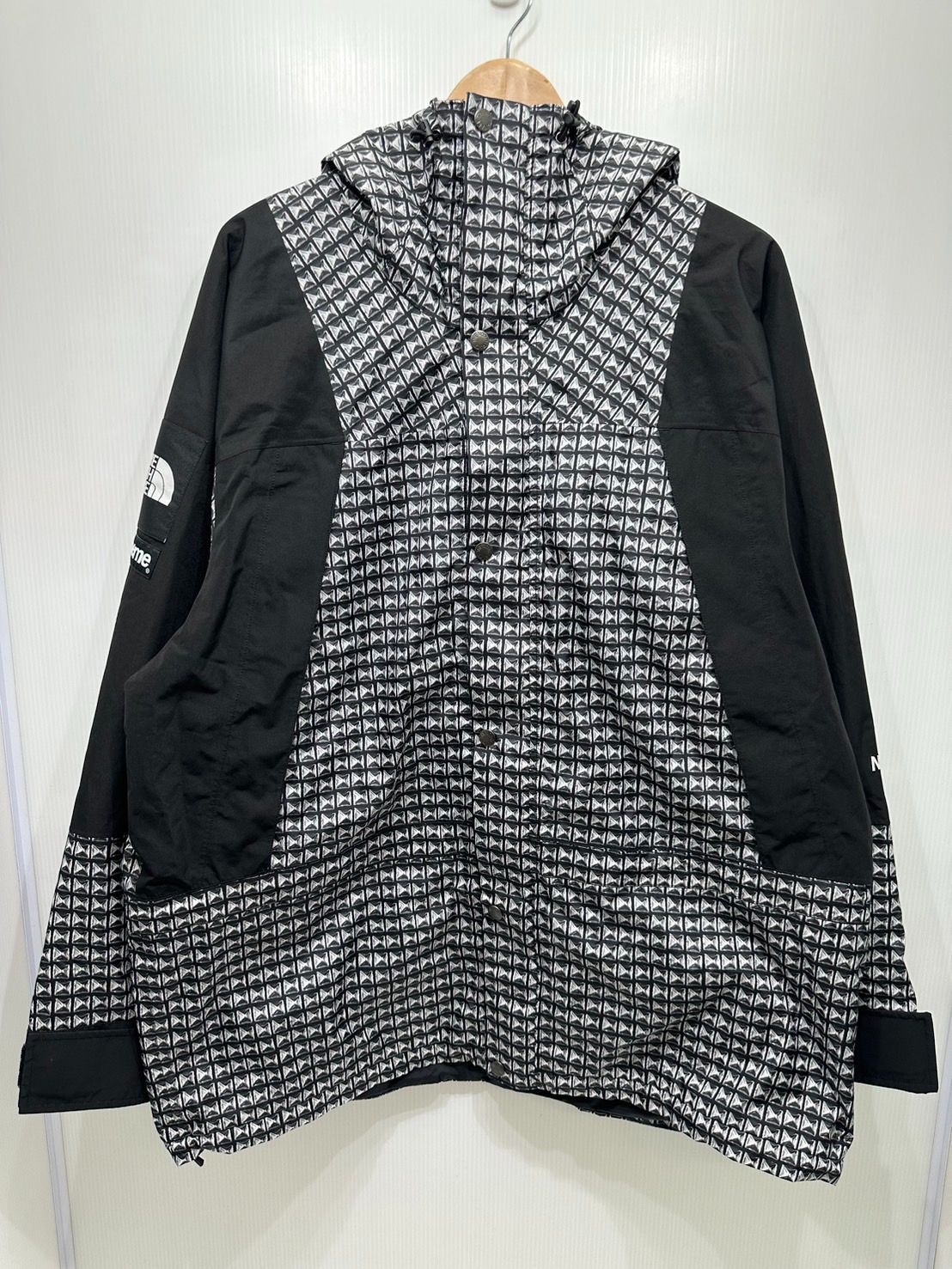 Supreme × THE NORTH FACE 21SS Studded Mountain Light Jacket